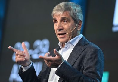 Luis Caputo: “Para todos los tarados que hablan de la industria: entre 2011 y 2023, cayó 10% a pesar de los subsidios”