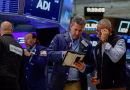 Mercados: las acciones argentinas retoman las bajas mientras Wall Street bate un nuevo récord